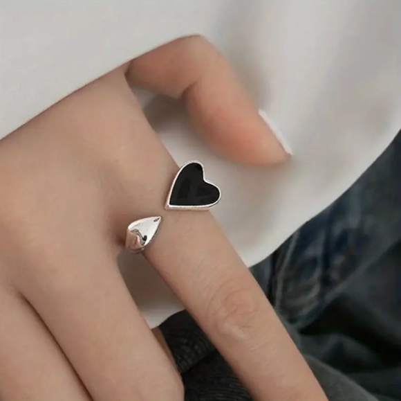 Jewelry - Black Heart Cuff Ring adjustable